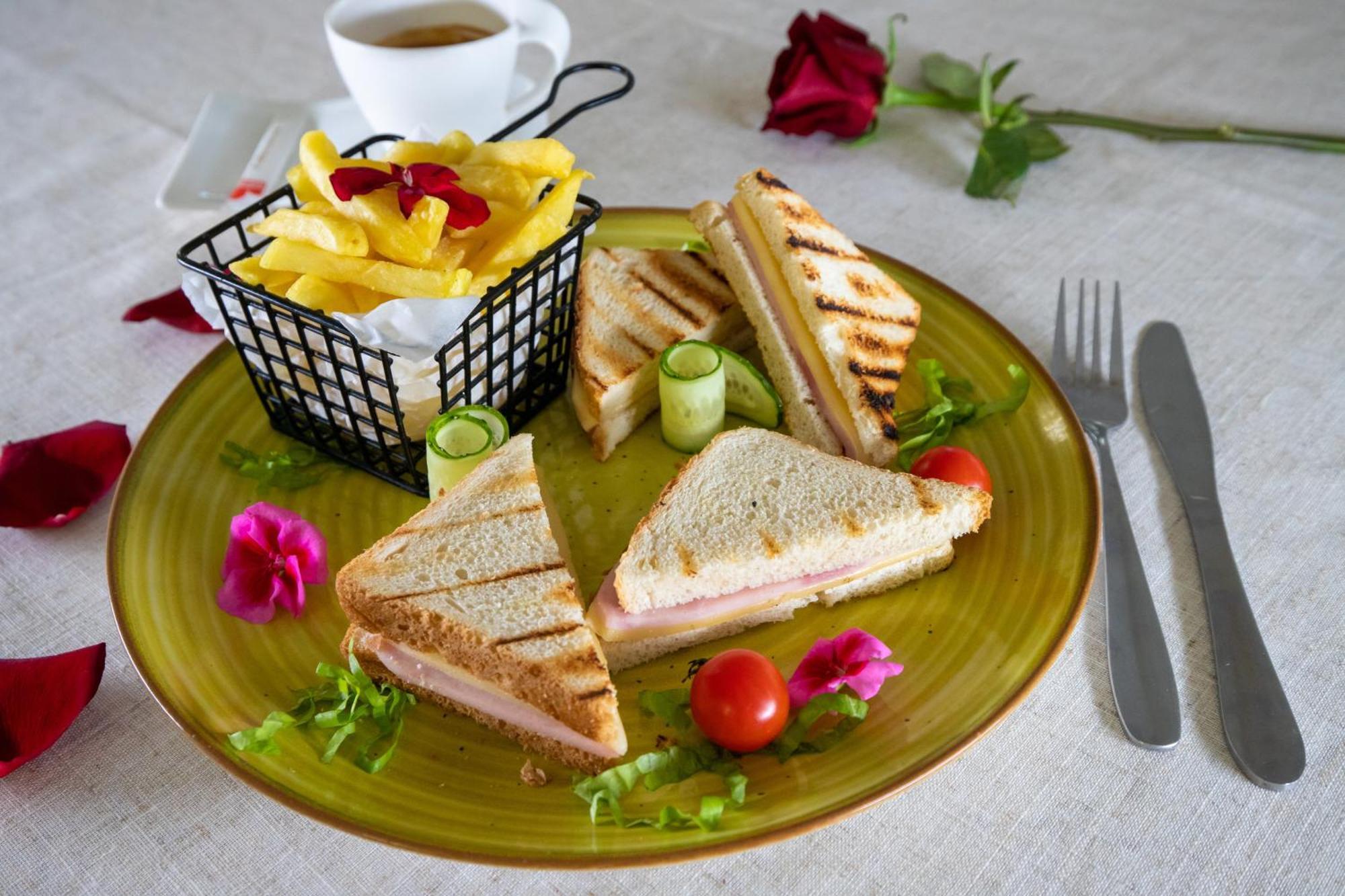 Hotel Rodiv Găeşti 외부 사진