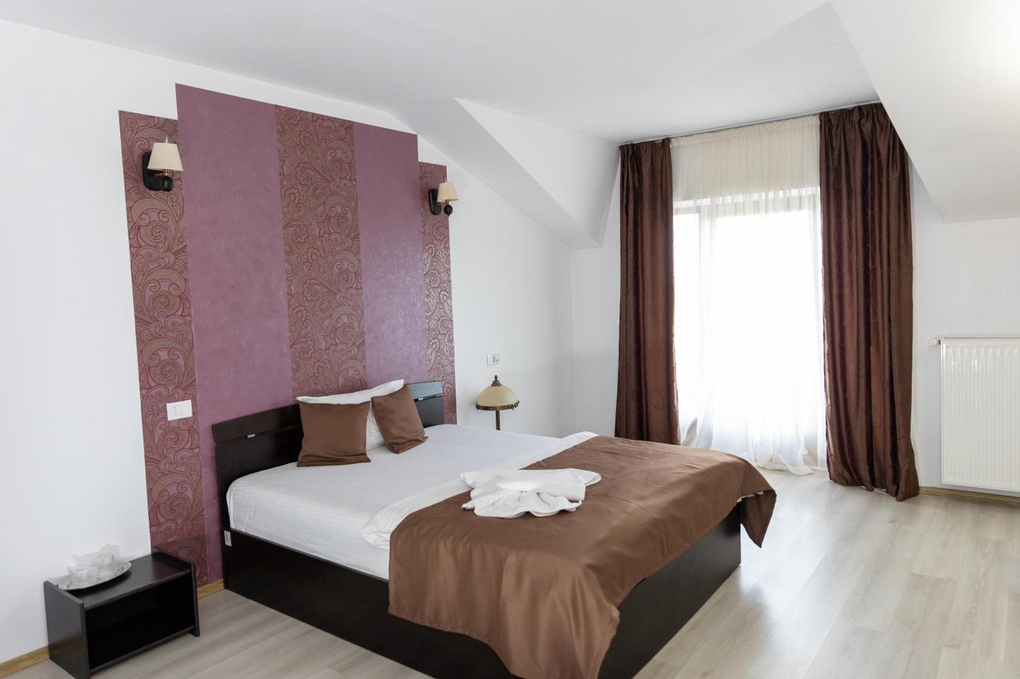 Hotel Rodiv Găeşti 외부 사진