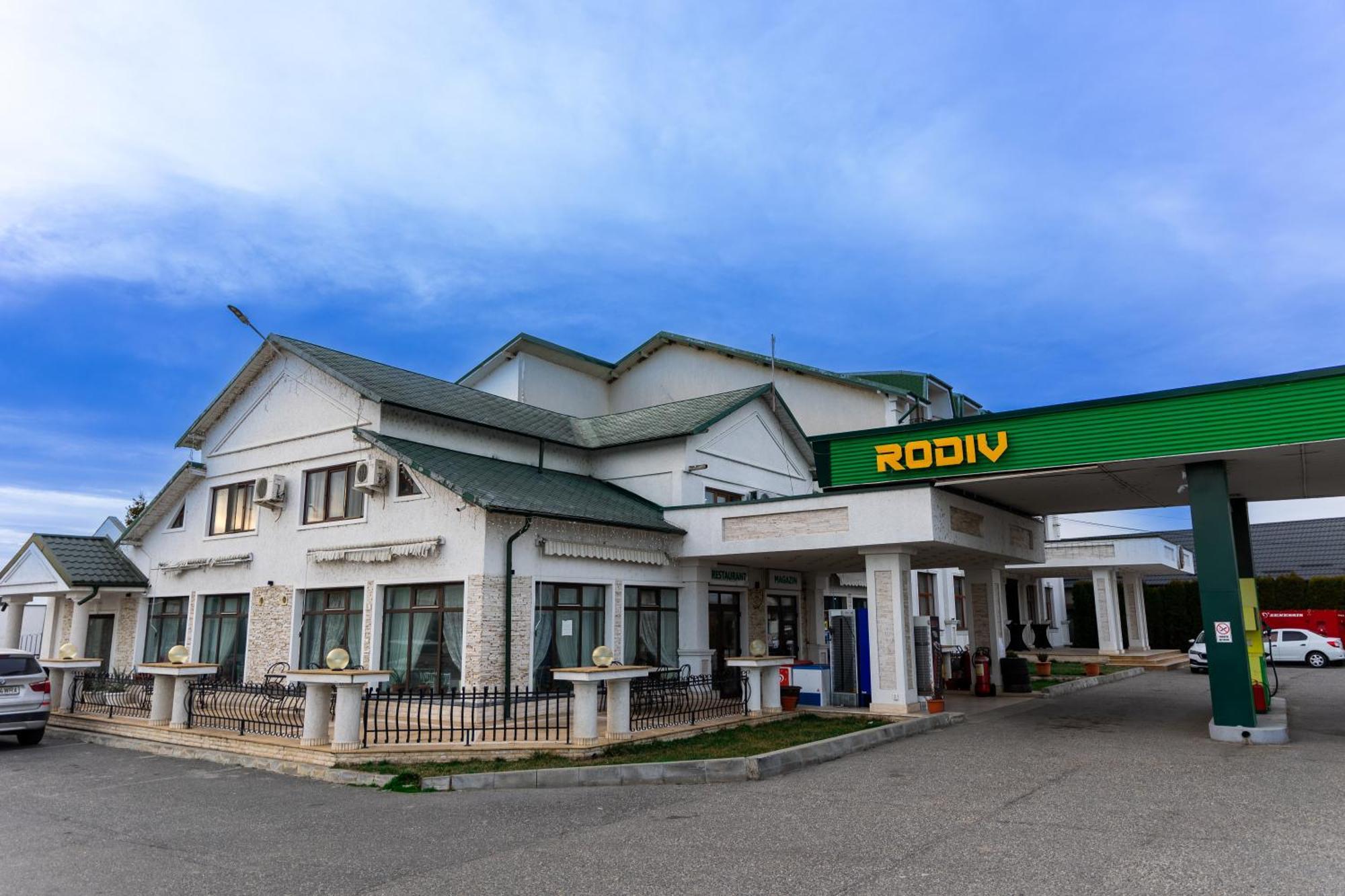 Hotel Rodiv Găeşti 외부 사진
