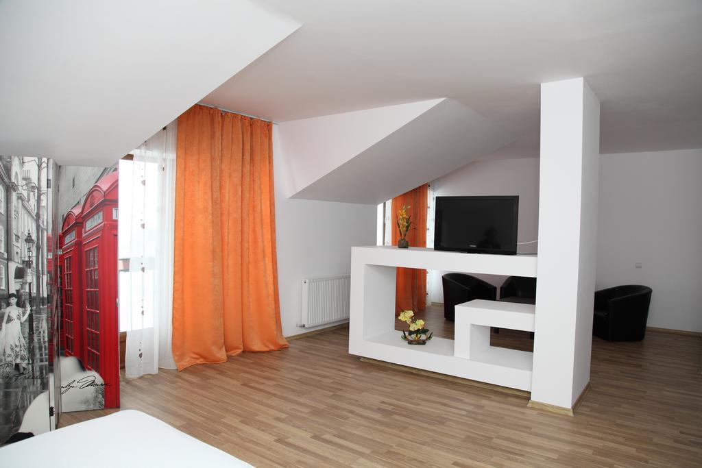 Hotel Rodiv Găeşti 외부 사진
